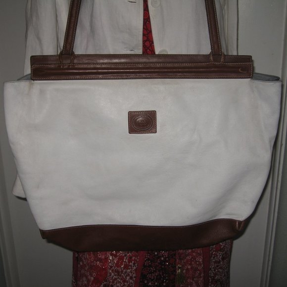 ❤️WOW GUCCI SLIDE STRAP SHOPPER BAG PURSE +Silver Hardware Crest Zipper Pull - Picture 1 of 10